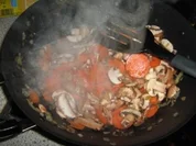 Nudelpfanne mit Bratwurstklößchen - Rezept