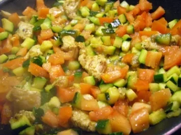 Rezept: Cremige Gemüse-Puten-Rahm Pfanne Cremige Gemüse-Puten-Rahm Pfanne - Rezept