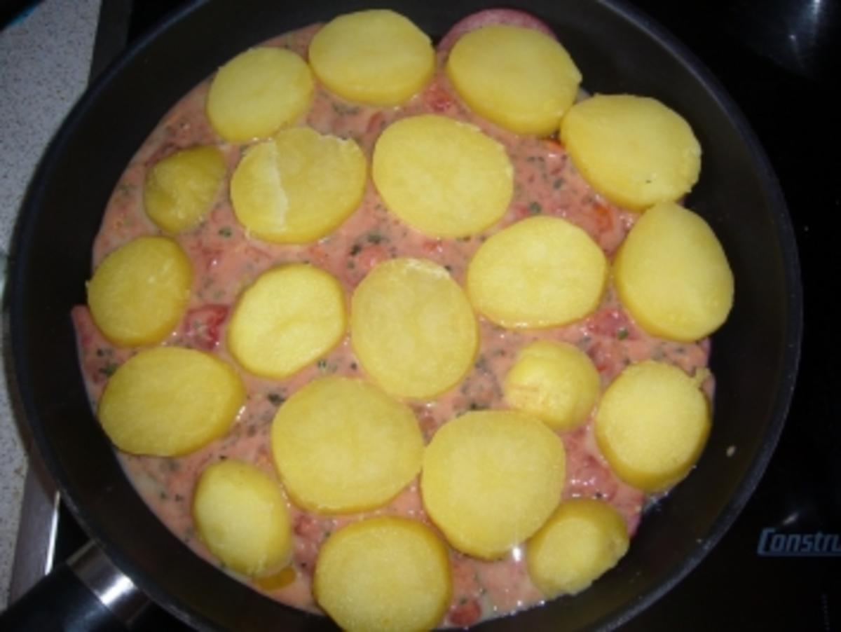 Hauptspeise: Bobbeles Kartoffel-Tomaten-Eier-Schichtpfanne - Rezept - Bild Nr. 4