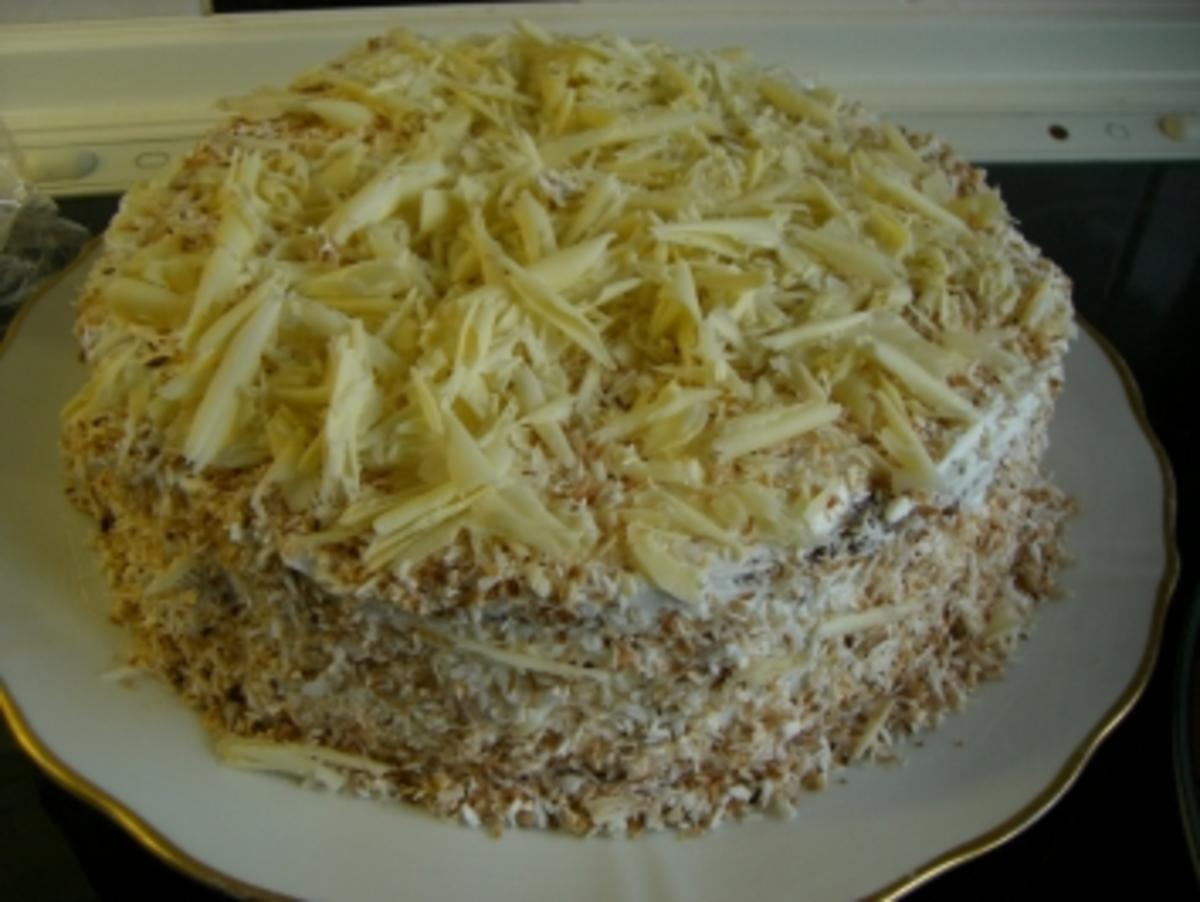 Torte : Schoko-Kokos-Torte mit Kirschen - Rezept