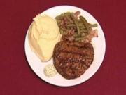 Steak, Garlic Smashed Potatoes, Greens and Carrots (Rob Uncles) - Rezept