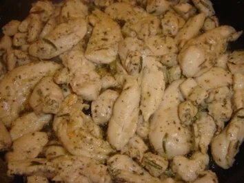 HÄHNCHENGESCHNETZELTES IN LUNASAUCE GELB - Rezept