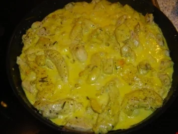 HÄHNCHENGESCHNETZELTES IN LUNASAUCE GELB - Rezept