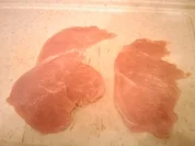 Rezept: Putenbrust-Rolladen mit Frischkรคse und Krรคuter fรผllung Putenbrust-Rolladen mit Frischkรคse und Krรคuter fรผllung - Rezept