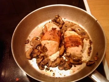 Putenbrust-Rolladen mit Frischkäse und Kräuter füllung - Rezept - Bild Nr. 4