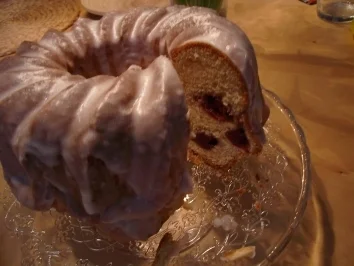 GUGELHUPF "KNÖDELHUPF"  MIT KIRSCHEN - Rezept