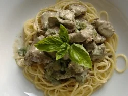 Rinderfiletspitzen in Basilikumrahm - Rezept