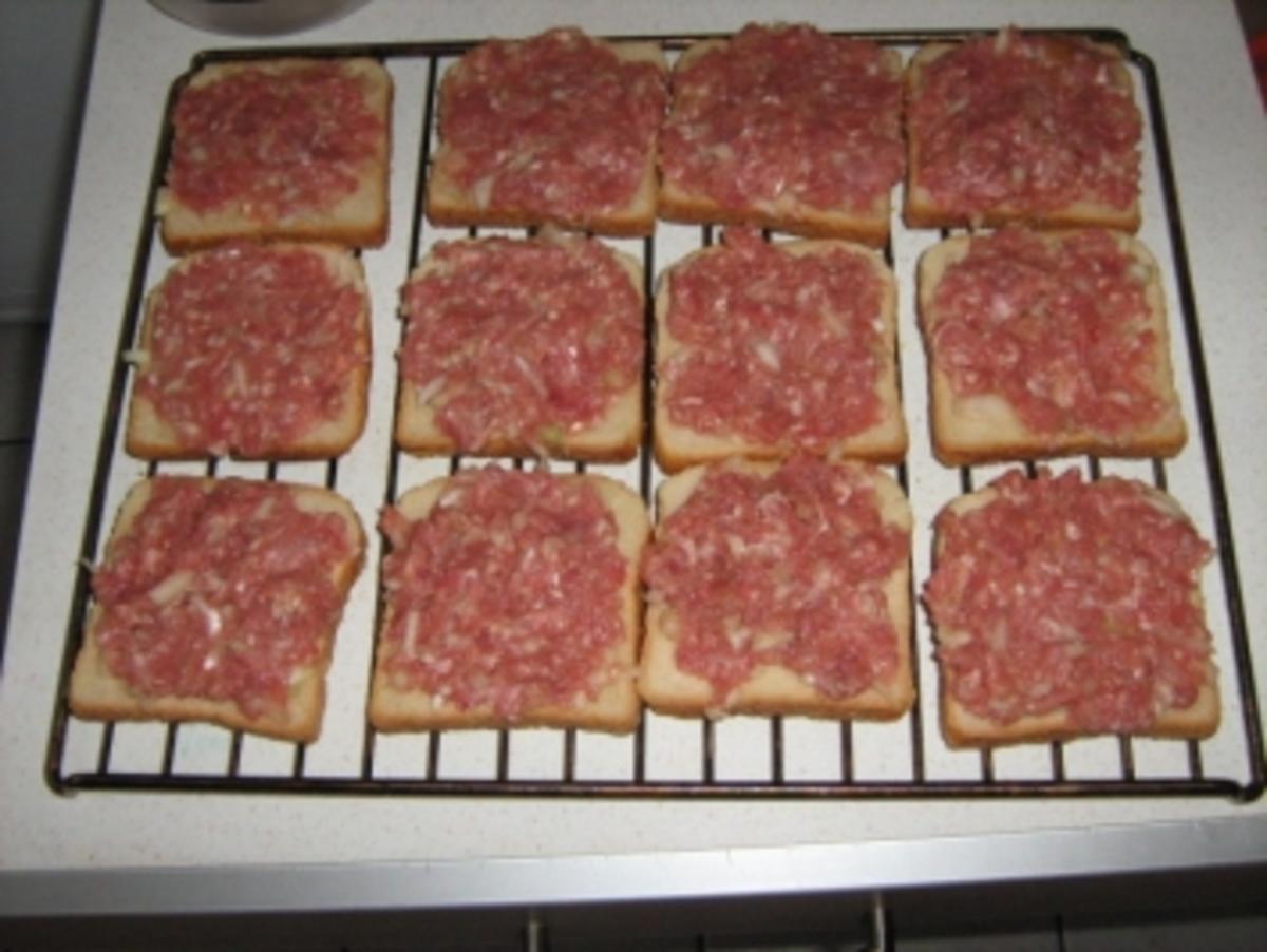 Hackfleischtoast mit Toastbrotscheiben und Hackfleisch gemischt ... Hackfleischtoast mit Toastbrotscheiben und Hackfleisch gemischt ...