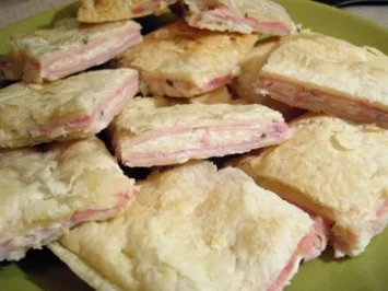 Rezept: Cordon-Bleu-Schnitten aus Blätterteig Cordon-Bleu-Schnitten aus Blätterteig - Rezept