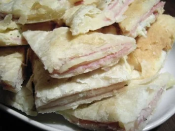 Rezept: Cordon-Bleu-Schnitten aus Blätterteig Cordon-Bleu-Schnitten aus Blätterteig - Rezept