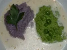 Rezept: Zweierlei Püree von violetter Kartoffel und Erbse an Meerrettichsoße Zweierlei Püree von violetter Kartoffel und Erbse an Meerrettichsoße - Rezept