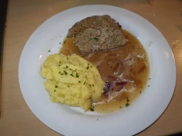 Rezept: Hackbraten mit Malzbiersoße Hackbraten mit Malzbiersoße - Rezept