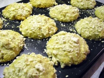 Muffins: Weiße Schoki und Apfel-Nuss mit Streuseln - Rezept