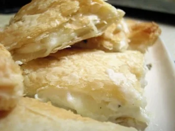 Rezept: Käse-Blätterteig-Schnitten Käse-Blätterteig-Schnitten - Rezept