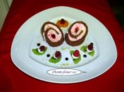 Himbeersahne in Schokoladenroulade - Rezept