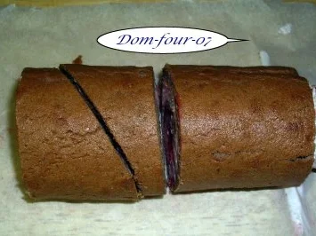 Rezept: Himbeersahne in Schokoladenroulade Bild Nr. 4 Himbeersahne in Schokoladenroulade - Rezept - Bild Nr. 4