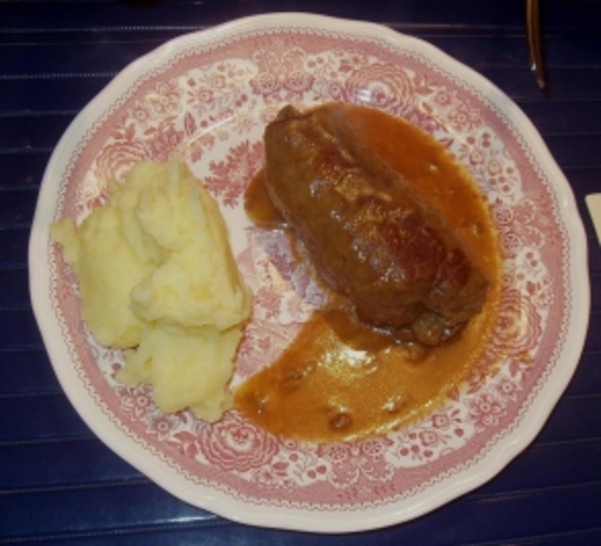 Rinderrouladen mit Kartoffelbrei - Rezept - kochbar.de Rinderrouladen mit Kartoffelbrei - Rezept - kochbar.de