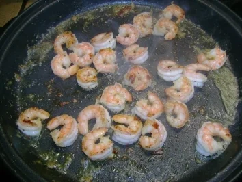 Rezept: Pasta: Scampi Knoblauchnudeln... Bild Nr. 2 Pasta: Scampi Knoblauchnudeln... - Rezept - Bild Nr. 2