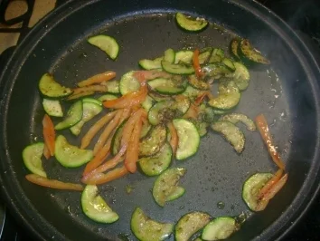 Rezept: Pasta: Scampi Knoblauchnudeln... Bild Nr. 4 Pasta: Scampi Knoblauchnudeln... - Rezept - Bild Nr. 4