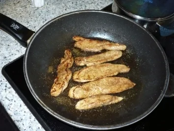 Putenstreifen mit Dillsoße, Kräuterkartoffeln und Gemüse - Rezept