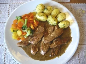 Putenstreifen mit Dillsoße, Kräuterkartoffeln und Gemüse - Rezept