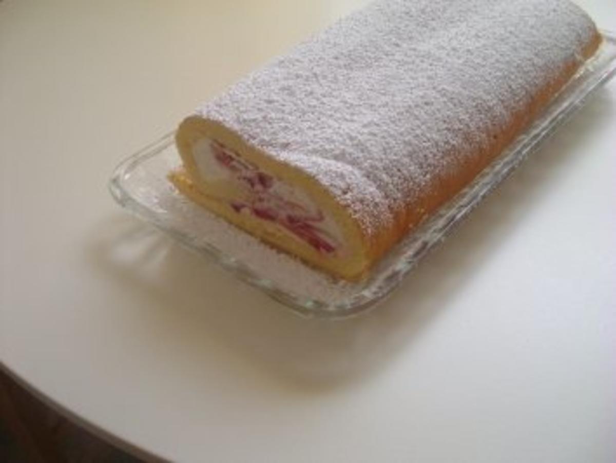 Bilder für TORTE: ERDBEER-ROULADE - Rezept