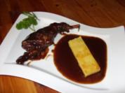 Rezept: Kaninchen in Rotwein-Kräuter-Sosse Kaninchen in Rotwein-Kräuter-Sosse - Rezept