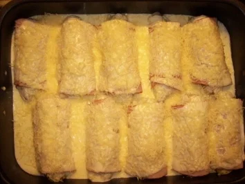 Rezept: Chicoree mit Käsehaube Chicoree mit Käsehaube - Rezept