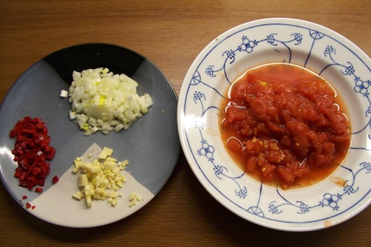 Spaghetti mit scharfer Salami-Soße - Rezept