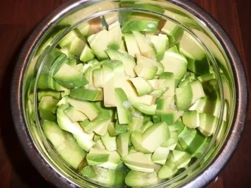 Rezept: Avocado-Tomaten-Suppe Bild Nr. 2 Avocado-Tomaten-Suppe - Rezept - Bild Nr. 2