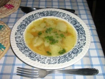 Rezept: Omas Weißbrotsüppchen Omas Weißbrotsüppchen - Rezept