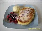 Kokostürme mit Vanilleeis und Beeren - Rezept