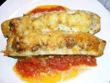 Rezept: Gefüllte Zucchini Gefüllte Zucchini - Rezept
