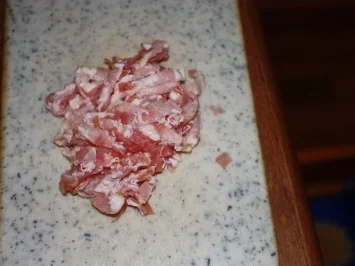 amüsierte Schollenröllchen trifft grünen Spargel an Gorgonzola Sauce - Rezept