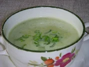 Frühlingszwiebelsuppe mit Kartoffeln - Rezept