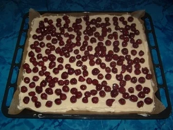 Blechkuchen mit Sauerkirschen - Rezept