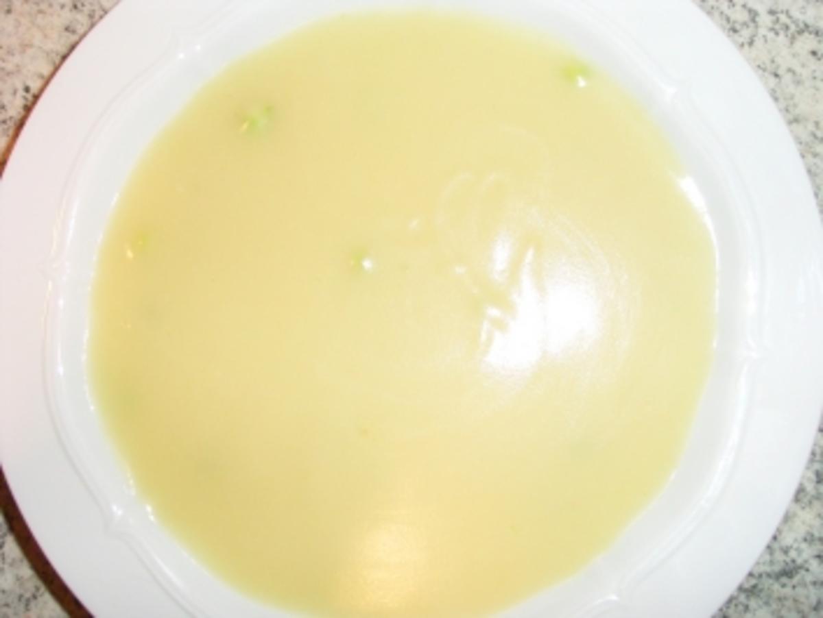 Bilder für Spargelcremesuppe mit Spargel und Butter - Rezept