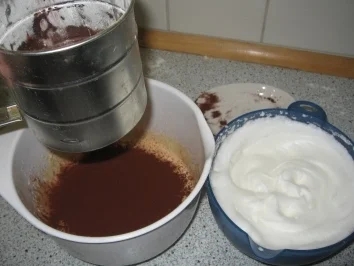 Rezept: Karibische Schoko-Kokos-Rolle Bild Nr. 2 Karibische Schoko-Kokos-Rolle - Rezept - Bild Nr. 2