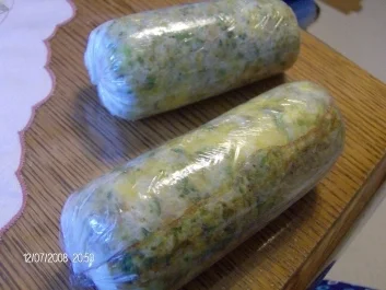 Rezept: Bunte Lachs-Frischkäse-Rolle Bild Nr. 2 Bunte Lachs-Frischkäse-Rolle - Rezept - Bild Nr. 2