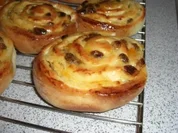 Rosinenschnecken mit Vanillepudding - Rezept