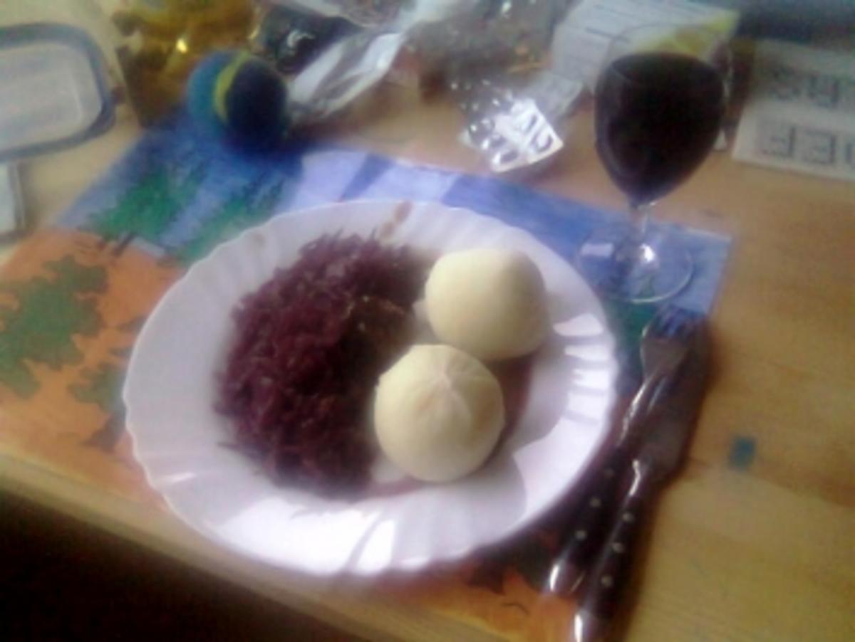 Silkes Sauerbraten in Rotweinsoße mit Kartoffelklöße und Apfelrotkohl - Rezept