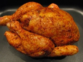 Mediterranes Brathähnchen mit Sauce und selbstgemachten Pommes Frites - Rezept