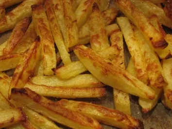 Mediterranes Brathähnchen mit Sauce und selbstgemachten Pommes Frites - Rezept