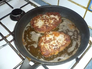 Rezept: Faschiertes Butterschnitzel mit Kartoffelpüree Bild Nr. 4 Faschiertes Butterschnitzel mit Kartoffelpüree - Rezept - Bild Nr. 4