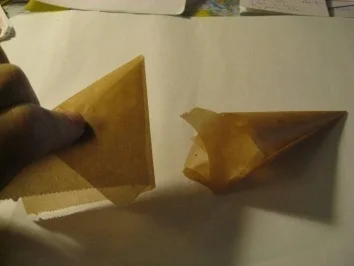 Papiertütchen Herstellung  zB. zum Spritzen von Schokoladen- Ornamenten - Rezept