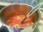 Zwiebelgulasch mit Chilli - Rezept