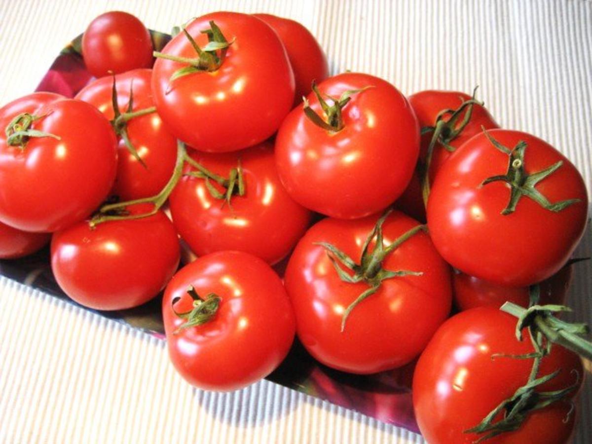 Bilder für Tomaten - mal pikant gefüllt - Rezept