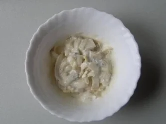 Rezept: Chicoreesalat mit Roquefortsoße Chicoreesalat mit Roquefortsoße - Rezept