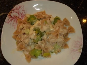Lauchnudeln mit leckerer Käsesauce - Rezept