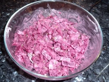 Rezept: Rote-Bete-Salat mit Meerrettich-Dressing Rote-Bete-Salat mit Meerrettich-Dressing - Rezept